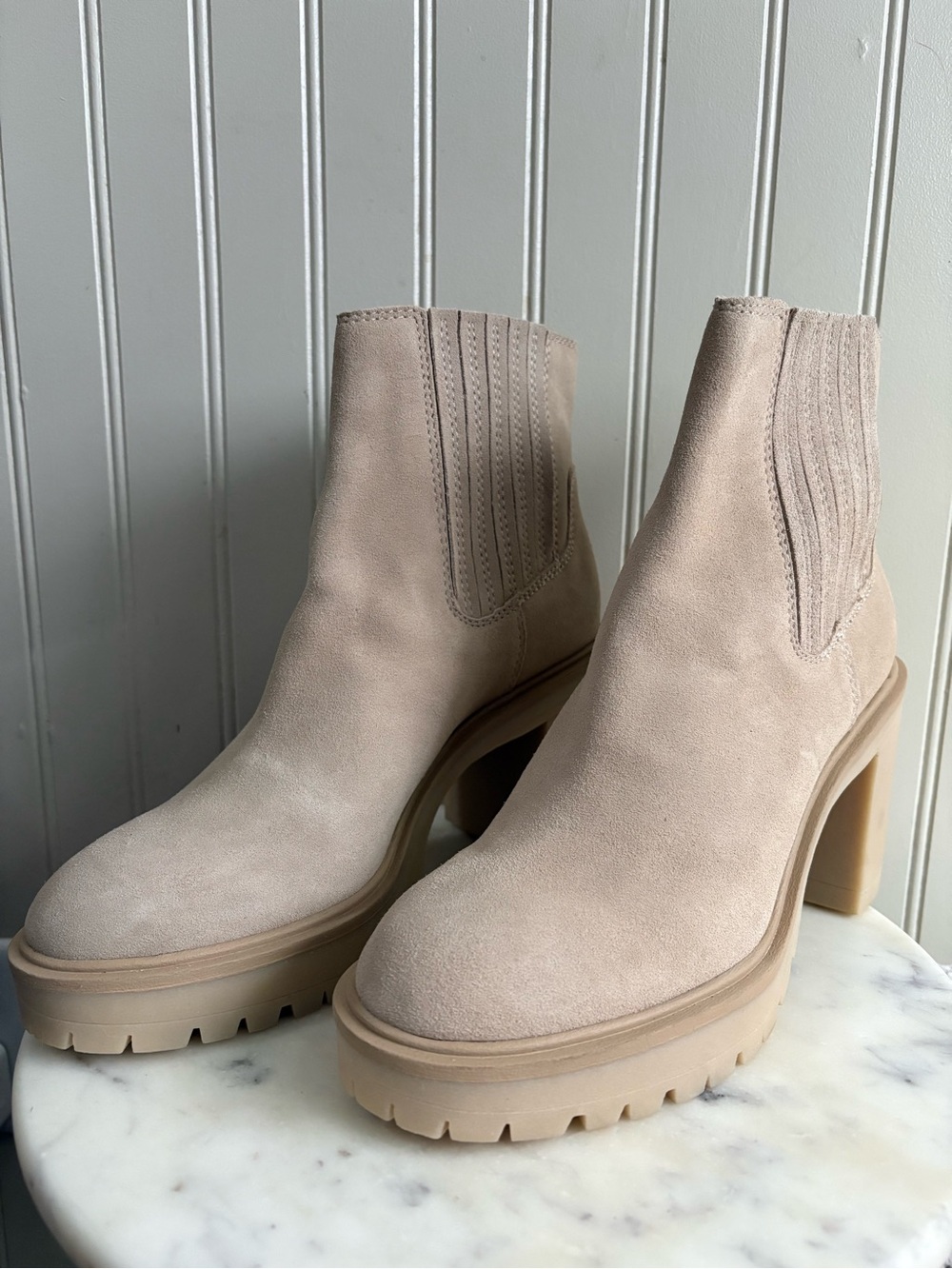 NEW Dolce Vita Suede Castor H2O Heeled Chelsea Boots Women’s 8.5 Beige Pull On